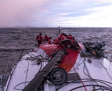 Proč se zlomil stěžeň na Volvo Ocean Race?