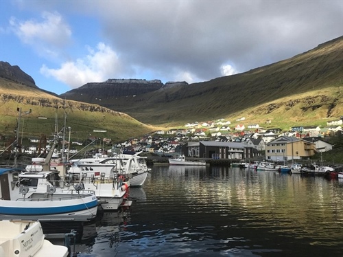 Tady na Faerských ostrovech máme všechno větší aneb obeplutí země Vikingů