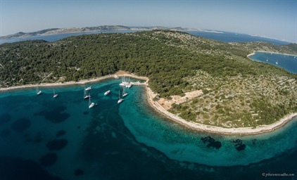 Boataround: Zjistěte kolik můžete ušetřit za pronájem jachty