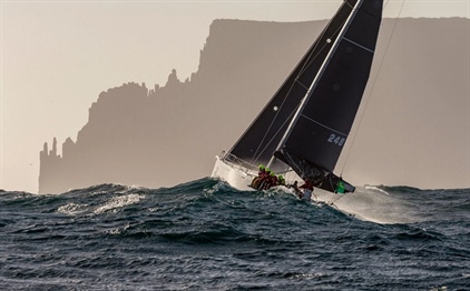 75. ročník Sydney Hobart patří Comanche