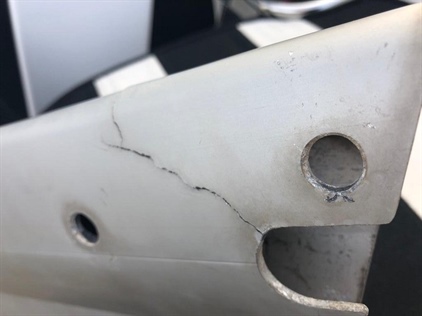 Nutná kontrola stěžně