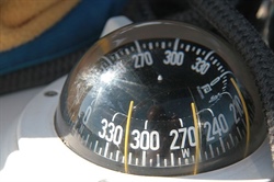 Proč všechny kompasy chybují