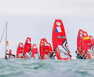 Zlato a bronz z Cádizu pro naše windsurfařky