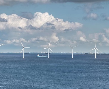 Dánská turbína se zřítila do moře, majitel žádá zákaz plavby