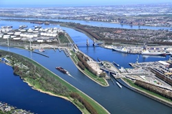 Rotterdamský přístav zůstane otevřen ruským lodím