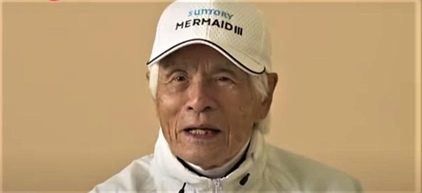 Japonská legenda v 83 letech pluje sólo přes Pacifik