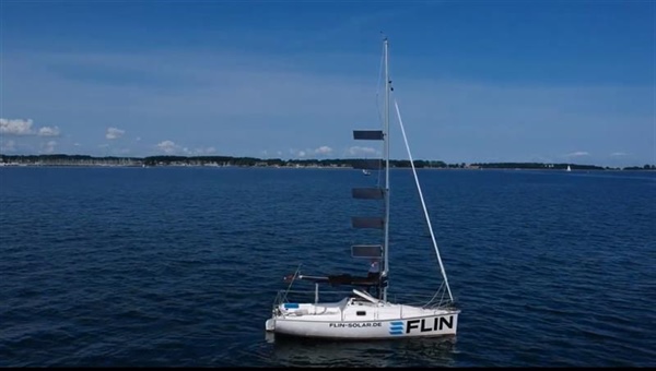 Slunce místo větru: Němci plují na solární plachty
