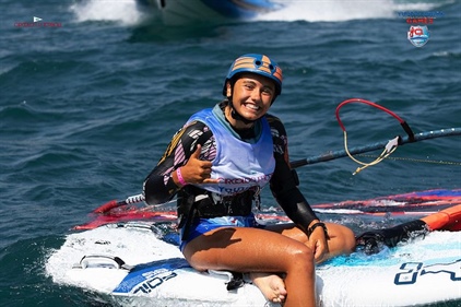 Kristýna Piňosová má zlato z IQFoiL Youth & Junior Games