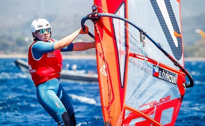 Zlato z Hyeres pro windsurfařku Barboru Švíkovou