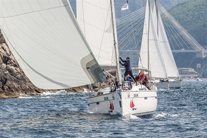 Mapos se vyvezl do vedení…