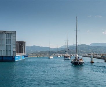 Pozor na zavřený Lefkas Floating Bridge