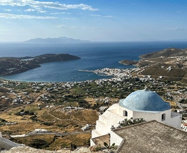 Na Serifos v 50 uzlech