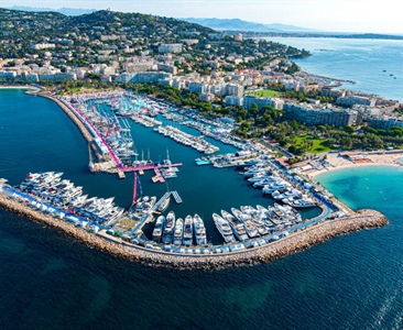 fas yachting, Jeanneau a Excess a na veletrhu v Cannes
