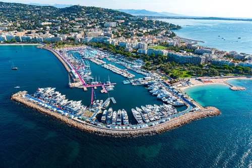 fas yachting, Jeanneau a Excess a na veletrhu v Cannes