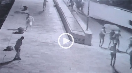 Video z nočního najetí člunu na nábřeží ve Splitu