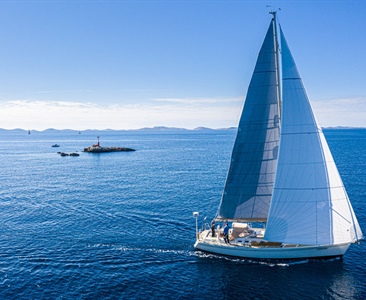 Jaká plachta chybí na moderních jachtách?