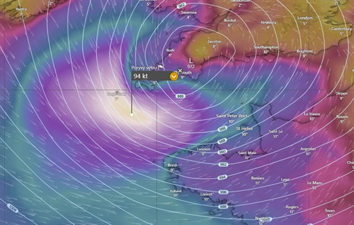 100 uzlů větru v kanálu La Manche