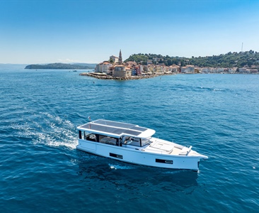 Jeanneau Sea Loft 480, jiná motorová jachta