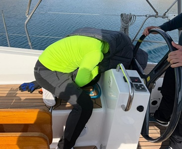 Co to ksakru dělá?