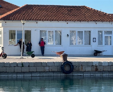 Čekání ve Velom Iži...