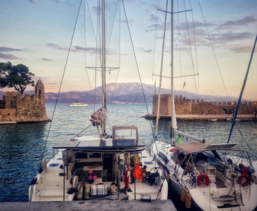 Mesolongi a Nafpaktos: Kam vyplout mimo charterové trasy