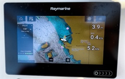 Toto musel vymyslet d…l. Dotykový Raymarine Axiom za mokra