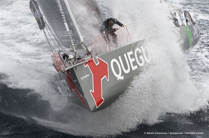 Nebezpečí srážky ve Vendée Globe