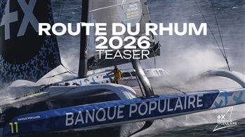 Třicetimetrový trimaran sólo